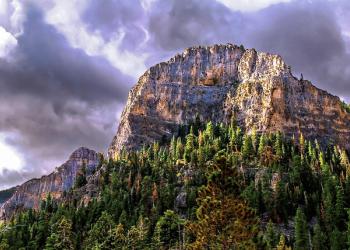 Photo of a mountain on a stormy day